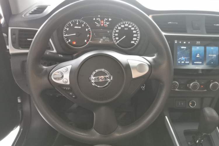 Used Nissan Sylphy 2024 Classic 1.6XE+ CVT Large-Screen Version Steering Wheel