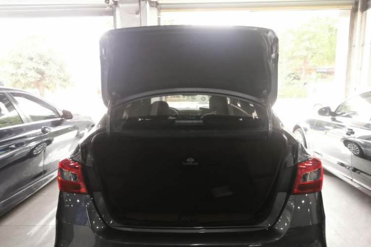 Used Nissan Sylphy 2024 Classic 1.6XE+ CVT Large-Screen Version Trunk