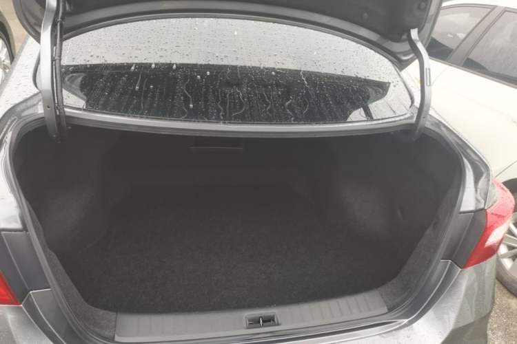 Used Nissan Sylphy 2024 Classic 1.6XL CVT Luxury Edition Trunk