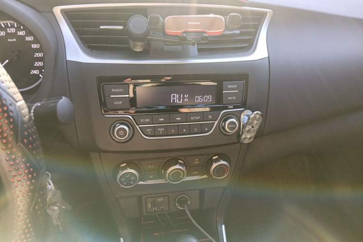 Used Nissan Sylphy 2024 Classic 1.6XE CVT Comfort Edition Audio And AC Panel