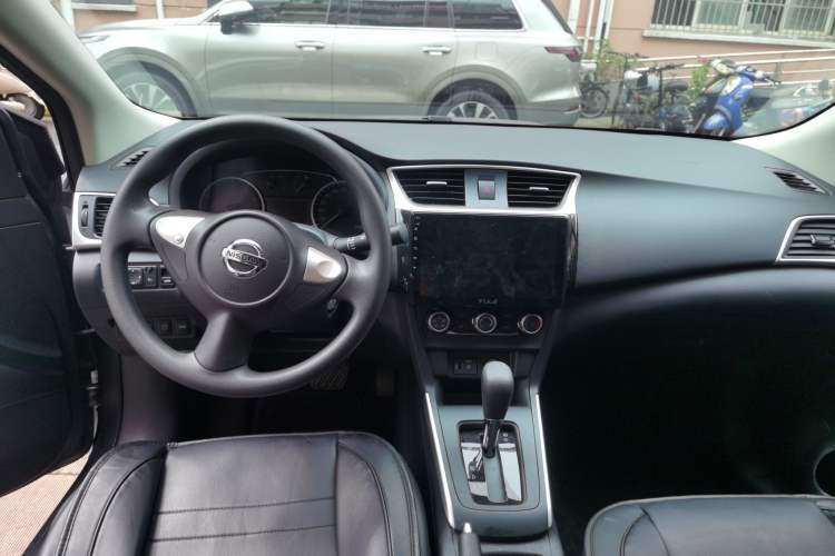 Used Nissan Sylphy 2024 Classic 1.6XE CVT Comfort Edition Center Console