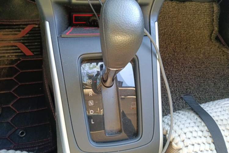 Used Nissan Sylphy 2024 Classic 1.6XE CVT Comfort Edition Gear Lever