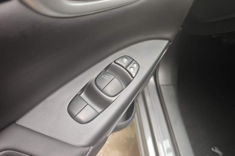 Used Nissan Sylphy 2024 Facelifted Three Classic 1.6XE CVT Comfort Edition Interior 6