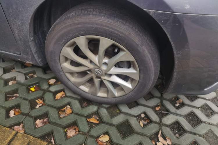 Used Nissan Sylphy 2024 Facelifted Three Classic 1.6XE CVT Comfort Edition Right Front Wheel Hub