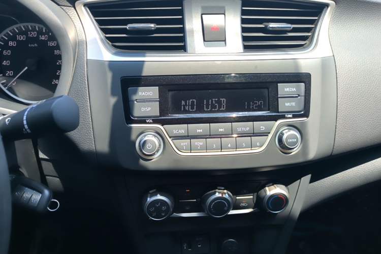 Used Nissan Sylphy 2024 Classic 1.6XE CVT Comfort Edition Audio And AC Panel