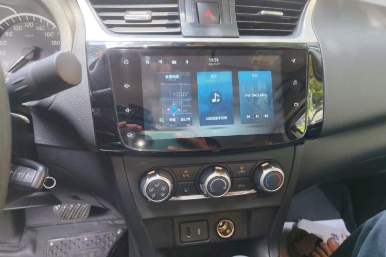 Used Nissan Sylphy 2024 Classic 1.6XE+ CVT Large-Screen Version Audio And AC Panel