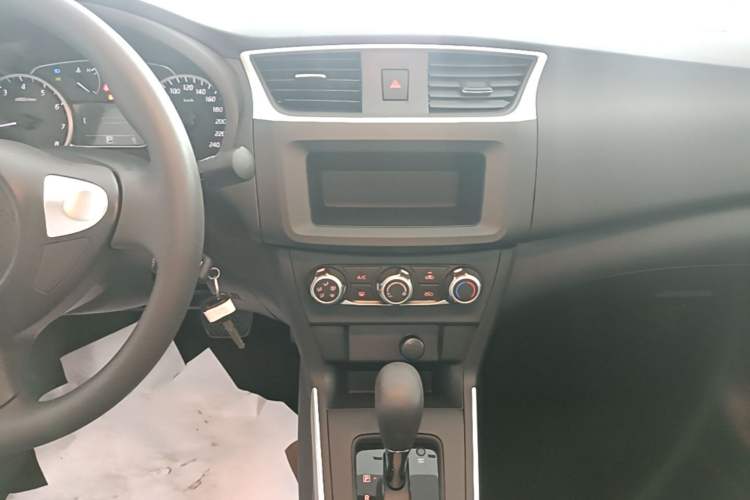 Used Nissan Sylphy 2024 Facelifted Three Classic 1.6XE CVT Comfort Edition Audio And AC Panel