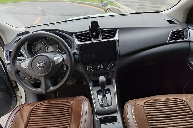Used Nissan Sylphy 2024 Classic 1.6XE CVT Comfort Edition Audio And AC Panel