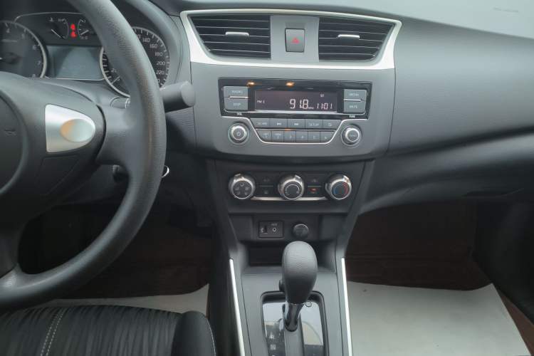 Used Nissan Sylphy 2024 Classic 1.6XE CVT Comfort Edition Audio And AC Panel