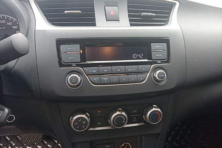 Used Nissan Sylphy 2024 Classic 1.6XE CVT Comfort Edition Audio And AC Panel