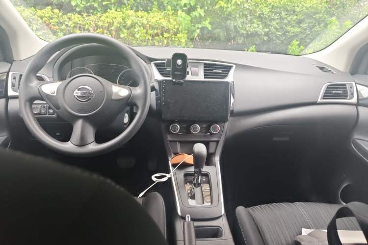Used Nissan Sylphy 2024 Facelifted Three Classic 1.6XE CVT Comfort Edition Center Console