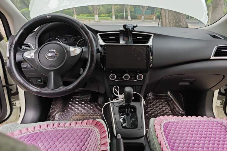 Used Nissan Sylphy 2024 Facelifted Three Classic 1.6XE CVT Comfort Edition Center Console