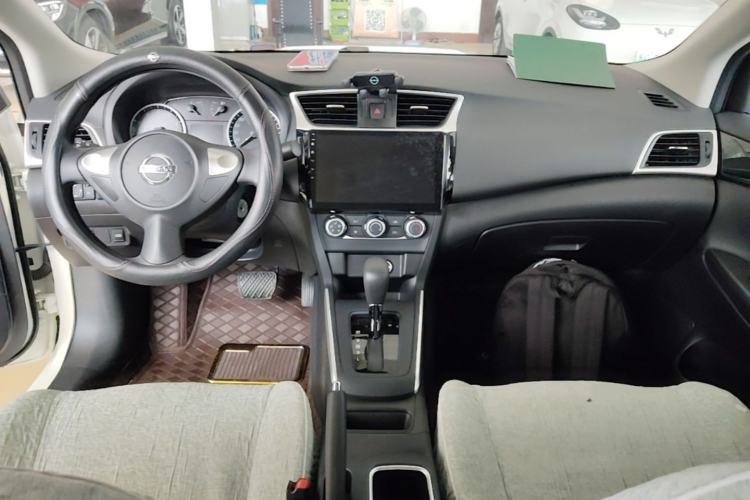 Used Nissan Sylphy 2024 Facelifted Three Classic 1.6XE CVT Comfort Edition Center Console