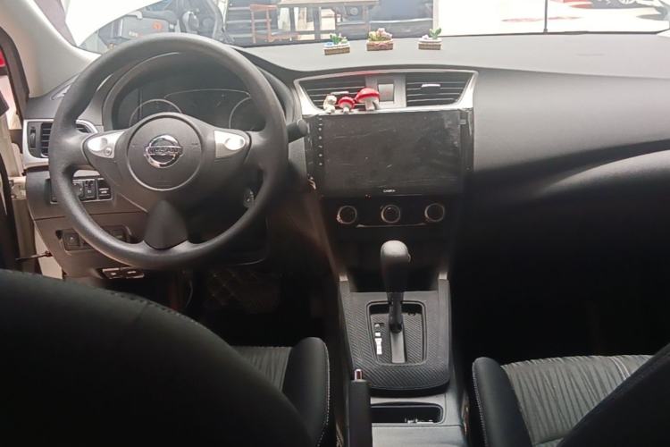 Used Nissan Sylphy 2024 Facelifted Three Classic 1.6XE CVT Comfort Edition Center Console