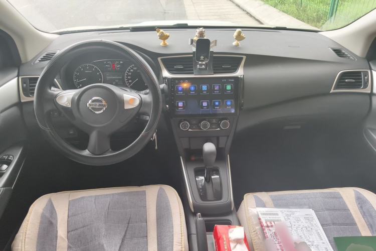 Used Nissan Sylphy 2024 Restyled Version 2 Classic 1.6XE CVT Comfort Edition Center Console