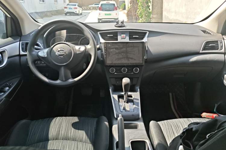 Used Nissan Sylphy 2024 Classic 1.6XE CVT Comfort Edition Center Console