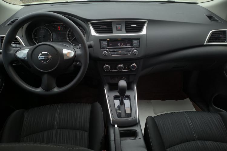 Used Nissan Sylphy 2024 Classic 1.6XE CVT Comfort Edition Center Console