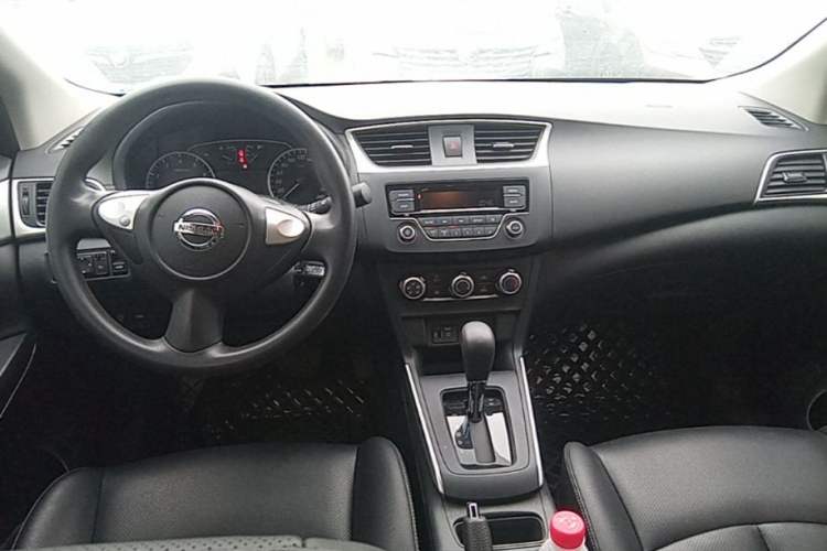 Used Nissan Sylphy 2024 Classic 1.6XE CVT Comfort Edition Center Console