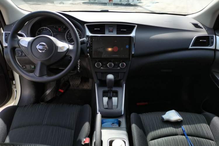 Used Nissan Sylphy 2024 Restyled Version 2 Classic 1.6XE CVT Comfort Edition Center Console