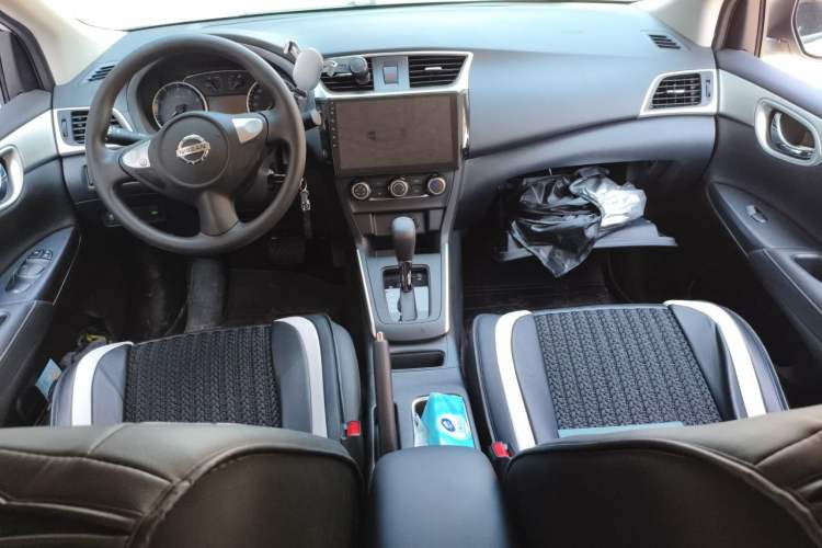 Used Nissan Sylphy 2024 Restyled Version 2 Classic 1.6XE CVT Comfort Edition Center Console