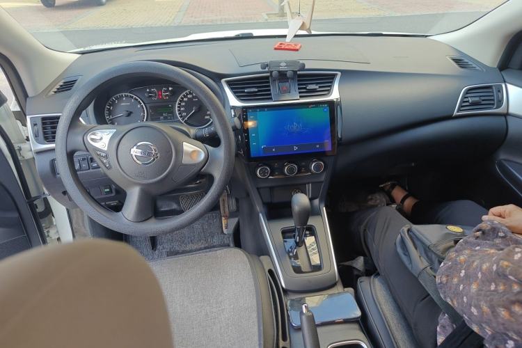 Used Nissan Sylphy 2024 Restyled Version 2 Classic 1.6XE CVT Comfort Edition Center Console