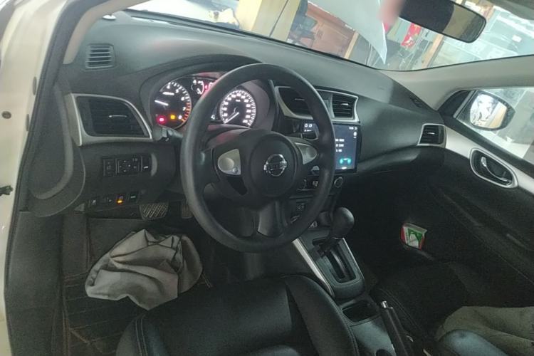 Used Nissan Sylphy 2024 Classic 1.6XE CVT Comfort Edition Center Console