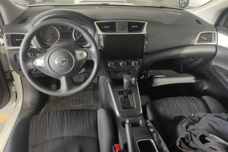 Used Nissan Sylphy 2024 Classic 1.6XE CVT Comfort Edition Center Console