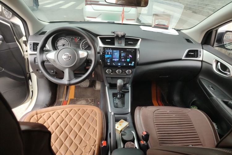 Used Nissan Sylphy 2024 Restyled Version 2 Classic 1.6XE CVT Comfort Edition Center Console