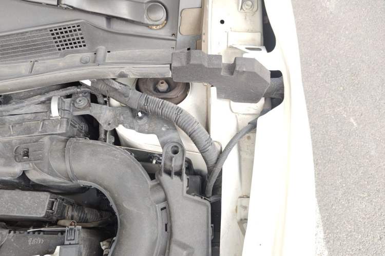 Used Nissan Sylphy 2024 Classic 1.6XE CVT Comfort Edition Engine Bay Left