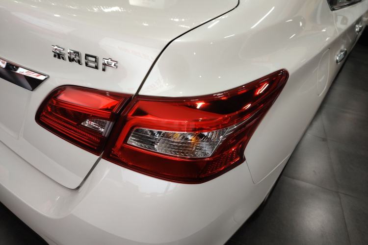 Used Nissan Sylphy 2024 Facelifted Three Classic 1.6XE CVT Comfort Edition Exterior 3