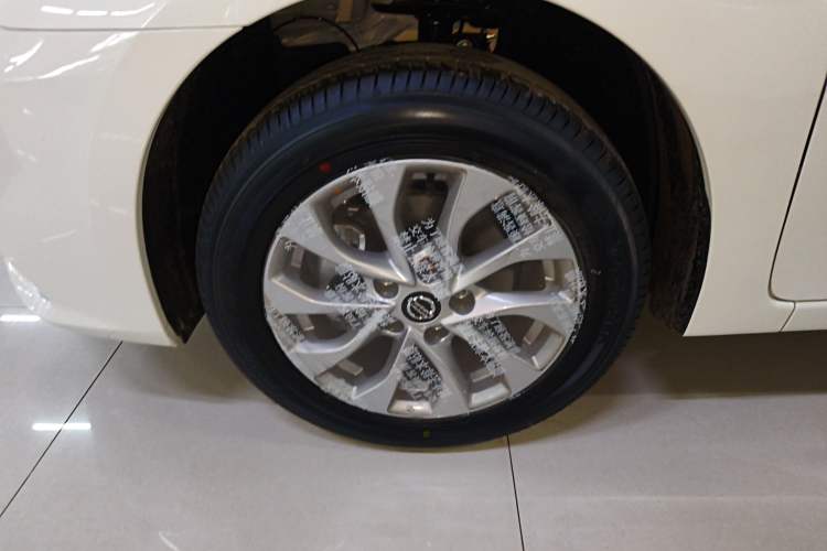 Used Nissan Sylphy 2024 Facelifted Three Classic 1.6XE CVT Comfort Edition Exterior 4