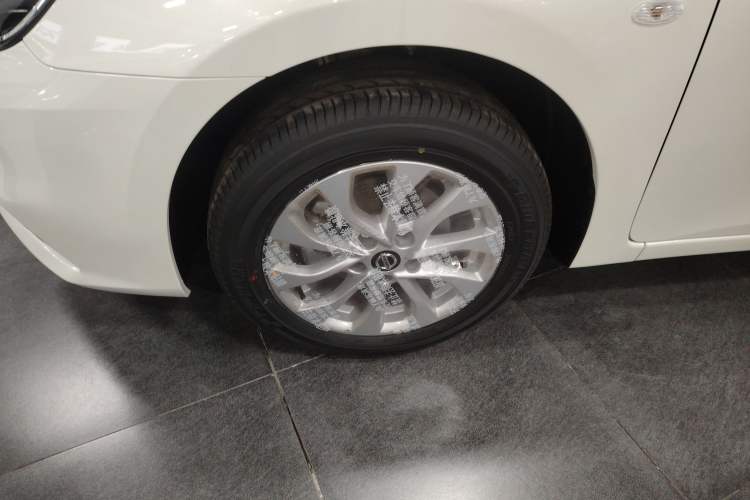 Used Nissan Sylphy 2024 Facelifted Three Classic 1.6XE CVT Comfort Edition Exterior 4