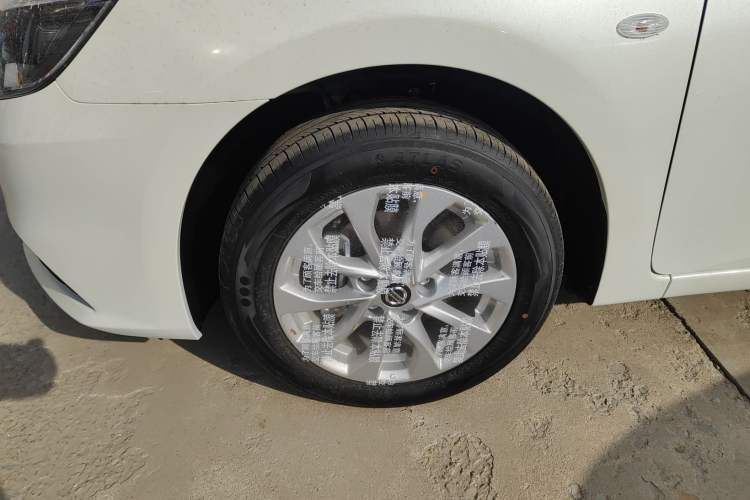 Used Nissan Sylphy 2024 Facelifted Three Classic 1.6XE CVT Comfort Edition Exterior 4