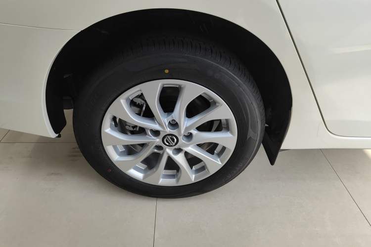 Used Nissan Sylphy 2024 Facelifted Three Classic 1.6XE CVT Comfort Edition Exterior 5