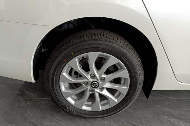 Used Nissan Sylphy 2024 Facelifted Three Classic 1.6XE CVT Comfort Edition Exterior 5