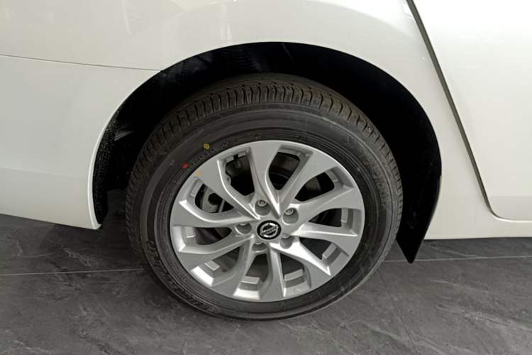 Used Nissan Sylphy 2024 Facelifted Three Classic 1.6XE CVT Comfort Edition Exterior 5