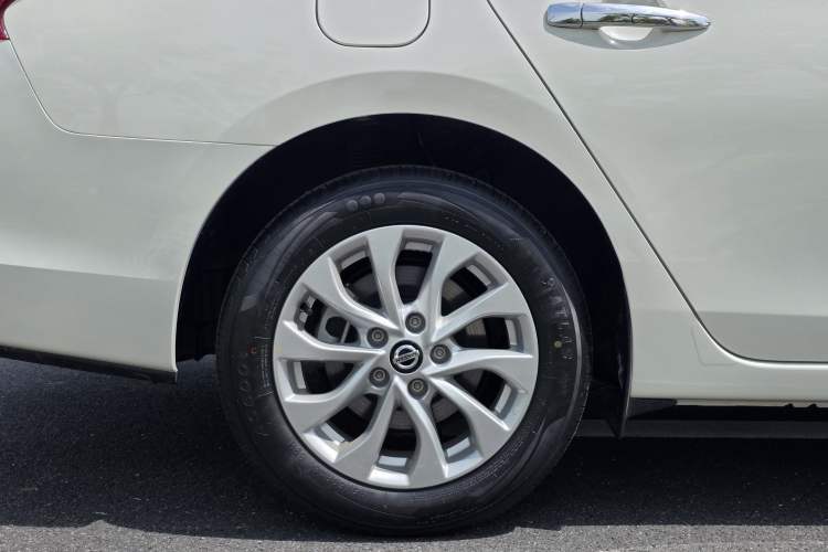 Used Nissan Sylphy 2024 Classic 1.6XL CVT Luxury Edition Exterior 9