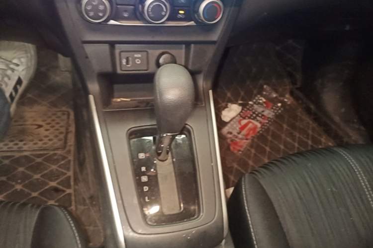 Used Nissan Sylphy 2024 Classic 1.6XE CVT Comfort Edition Gear Lever