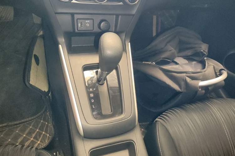 Used Nissan Sylphy 2024 Classic 1.6XE CVT Comfort Edition Gear Lever