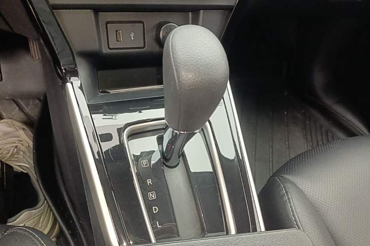 Used Nissan Sylphy 2024 Classic 1.6XL CVT Luxury Edition Gear Lever