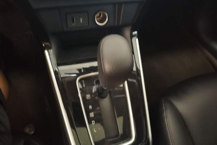 Used Nissan Sylphy 2024 Classic 1.6XL CVT Luxury Edition Gear Lever