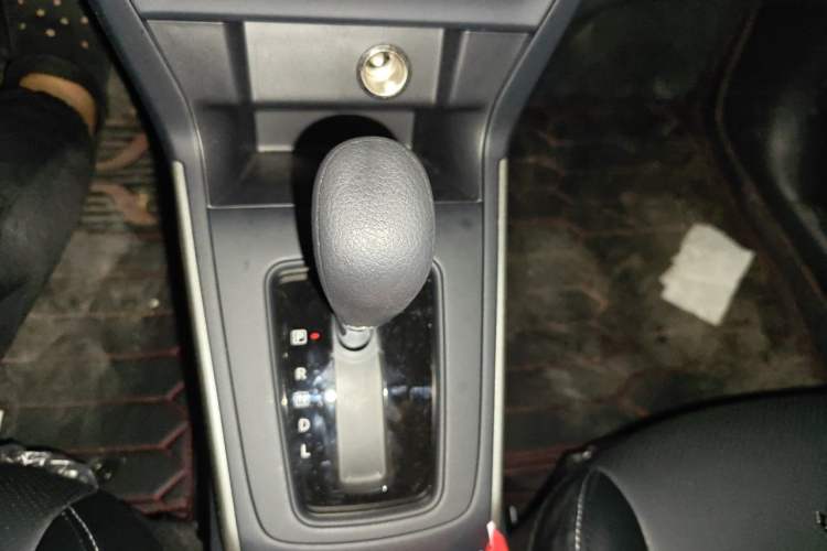 Used Nissan Sylphy 2024 Facelifted Three Classic 1.6XE CVT Comfort Edition Gear Lever