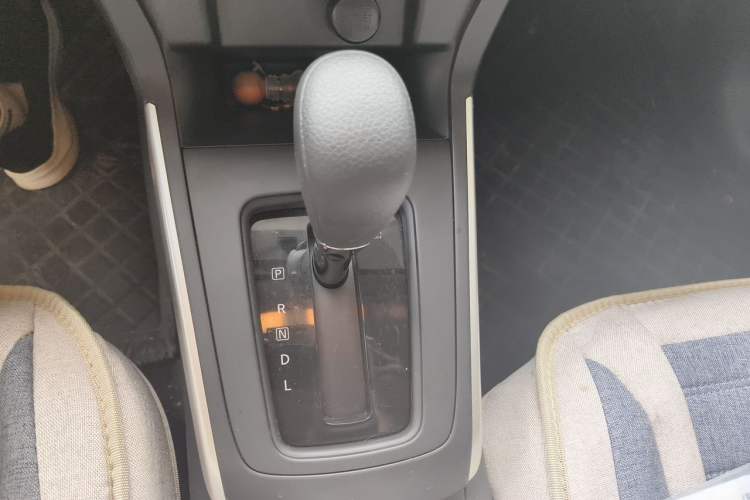 Used Nissan Sylphy 2024 Restyled Version 2 Classic 1.6XE CVT Comfort Edition Gear Lever