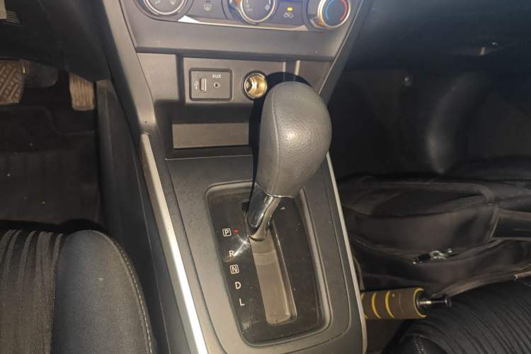 Used Nissan Sylphy 2024 Classic 1.6XE CVT Comfort Edition Gear Lever