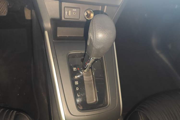 Used Nissan Sylphy 2024 Classic 1.6XE CVT Comfort Edition Gear Lever