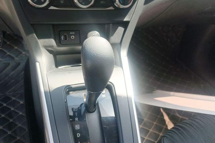 Used Nissan Sylphy 2024 Classic 1.6XE CVT Comfort Edition Gear Lever