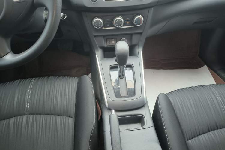 Used Nissan Sylphy 2024 Classic 1.6XE CVT Comfort Edition Gear Lever