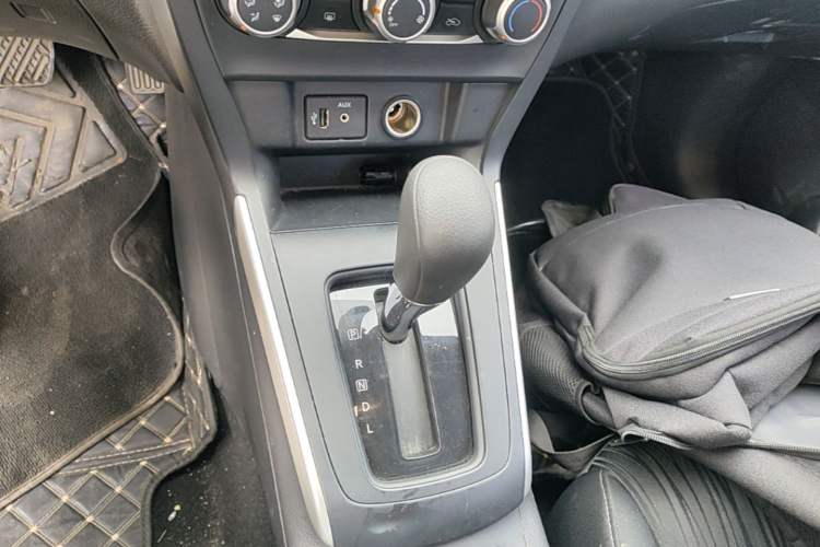 Used Nissan Sylphy 2024 Classic 1.6XE CVT Comfort Edition Gear Lever