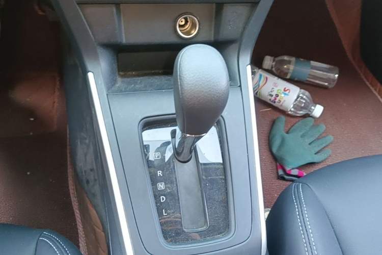 Used Nissan Sylphy 2024 Classic 1.6XE CVT Comfort Edition Gear Lever