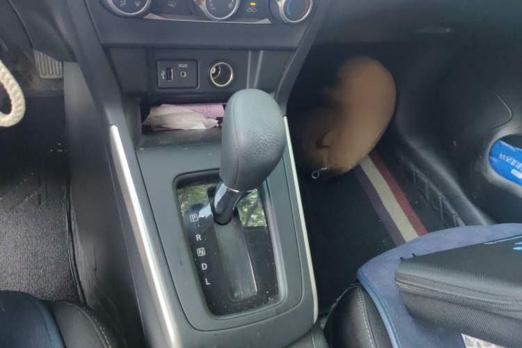 Used Nissan Sylphy 2024 Classic 1.6XE CVT Comfort Edition Gear Lever